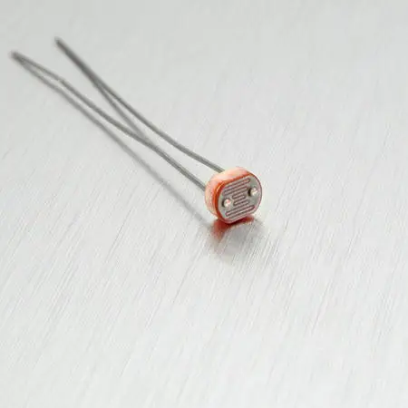 Foto-otpornik, 24KΩ/300KΩ, CER3/16 — šifra 11887 | Kelco