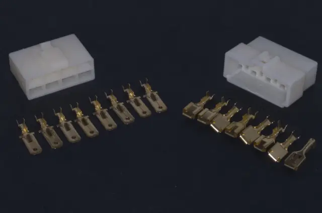 Set flah konektora, osmopolni, muški i ženski, 6.3mm, sa kućištima — šifra 21141 | Kelco