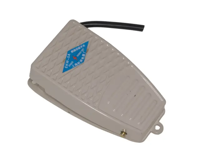 Pedala, OFF-(ON), nagazna, SPDT, 10A/250V — šifra 21568 | Kelco