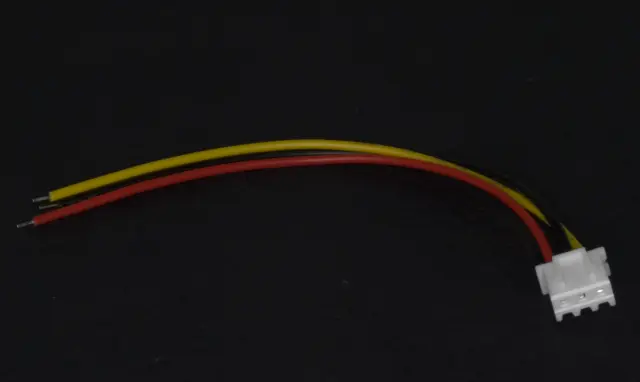 Kabl sa JST XH2.5, tropolnim, ženskim, konektorom na kablu, 10cm — šifra 21656 | Kelco