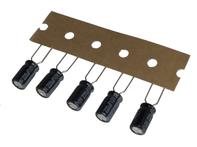 Elko, stojeći (RAD), Low ESR, 105°C, 220µF, 10V, 6.3x11.2mm, RM5.0, Panasonic, EEUFR1A221B — šifra 21907 | Kelco