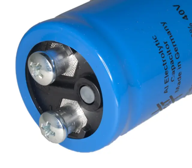 Elko, stojeći (RAD), 105°C, 22000µF, 40V, 40x70mm, M5 terminal, F&T CAPACITORS, GMB22304040070 — šifra 22792 | Kelco — slika 3