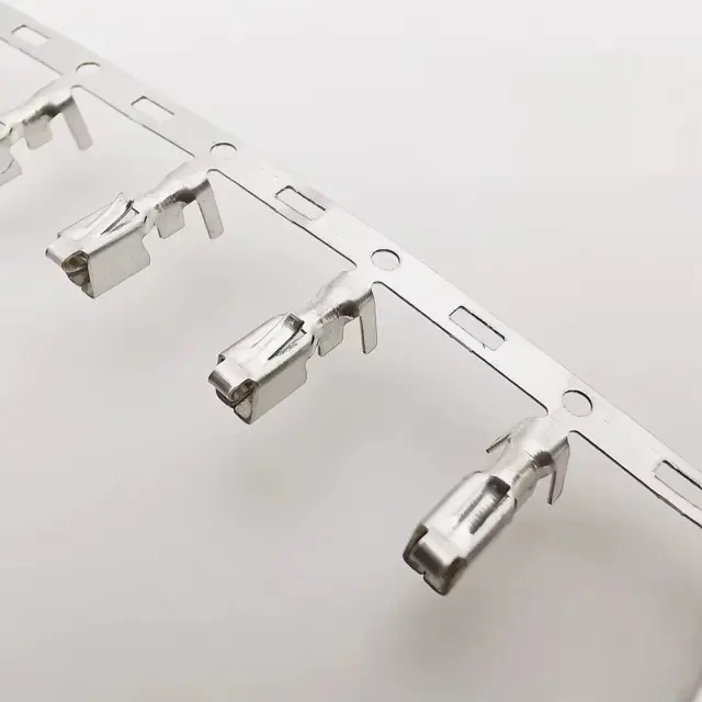 Nylon krimp pin za ženski konektor, raster RM3.96, tip VH3.96 — šifra 24191 | Kelco