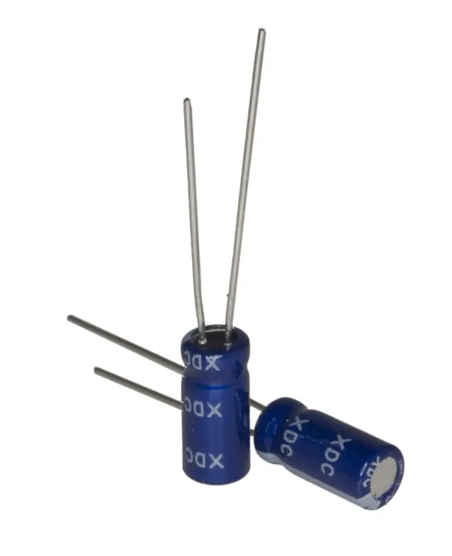 Elko, stojeći (RAD), 85°C, 4.7µF, 100V, 5X11mm, RM2.5, Jamicon, JSK475M100S1A5C11L — šifra 1126 | Kelco