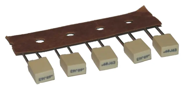 Kondenzator, 3300.0 nF, 100V RM22.5, MKT, 10% — šifra 6380 | Kelco